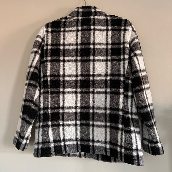 White and Black Plaid Calvin Klein Fuzzy Sherpa Jacket. - Picture 2 of 3